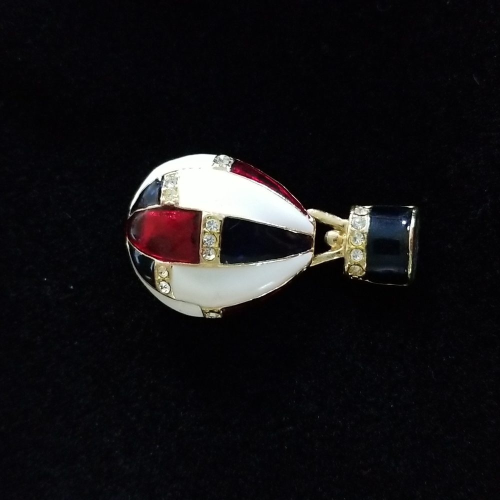 Brooch